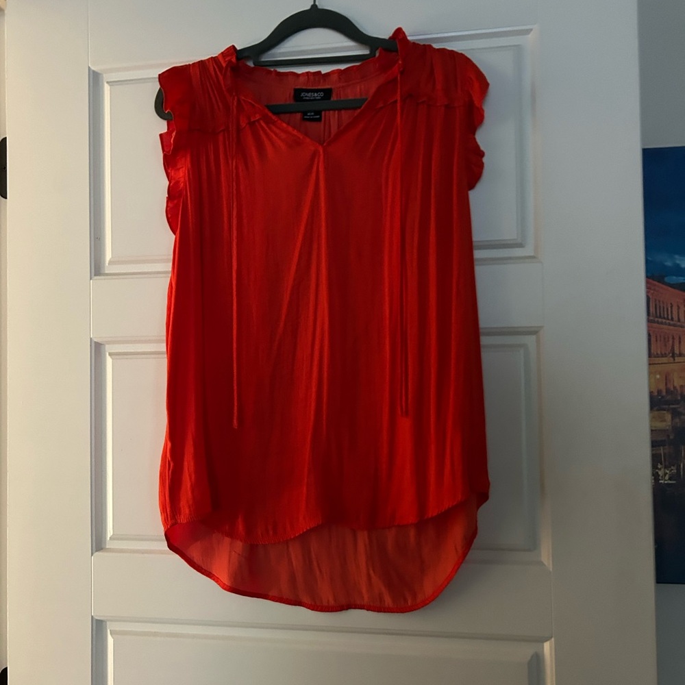 Cute blouse - Picture 1 of 5